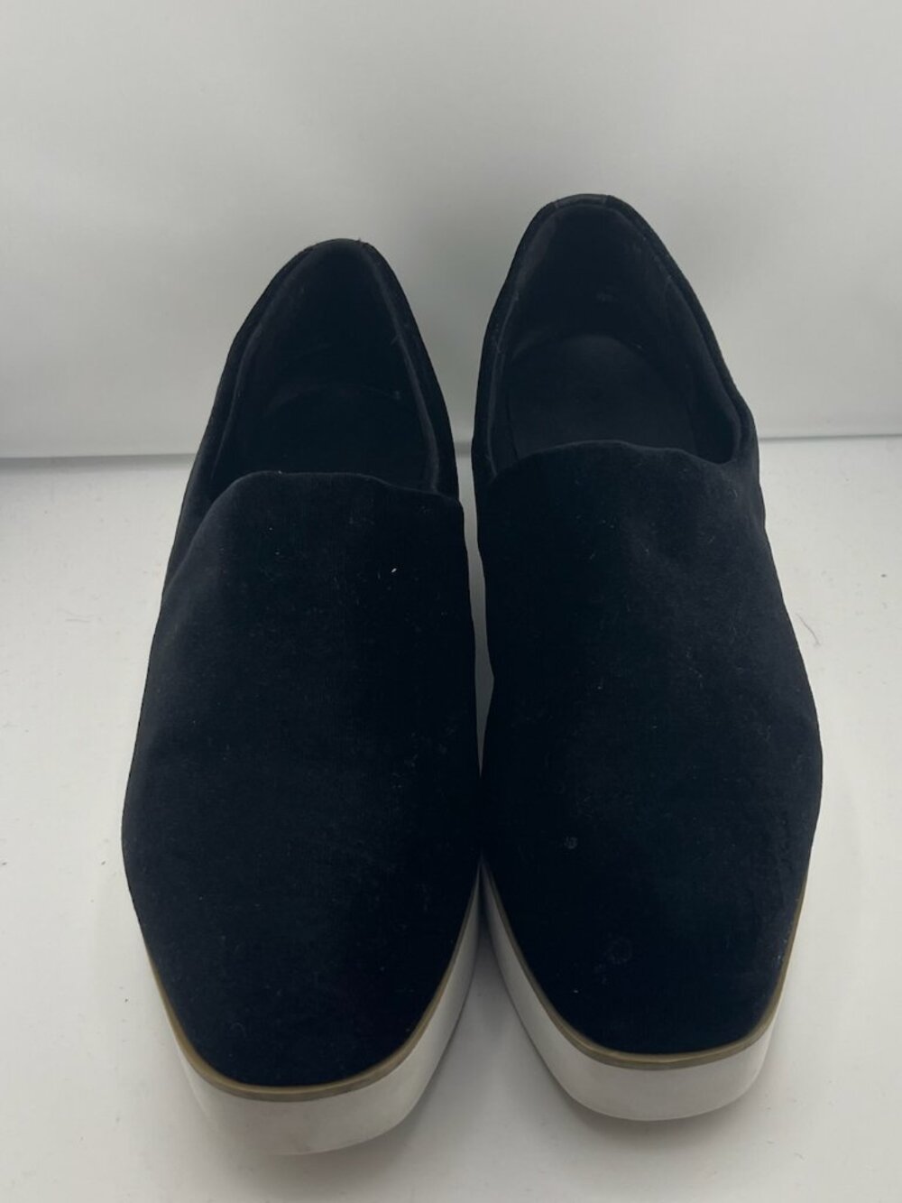 #S113  DKNY Black Sneakers